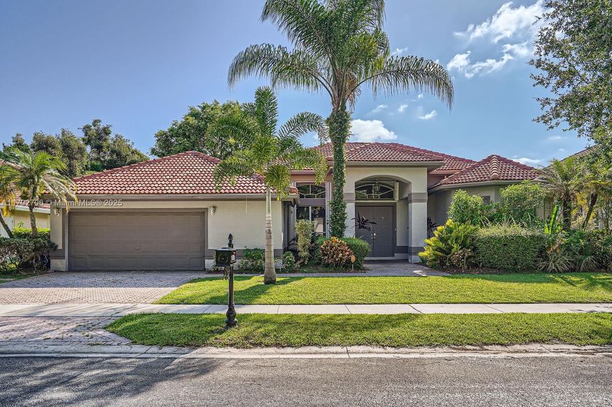 Spacious 5/3 ranch-style home located in a prestigious golf course community, featuring a fully screened pool and generous living areas. This well-maintained property is in great condition and offers the perfect blend of comfort, style, and resort-style living in a sought-after neighborhood.