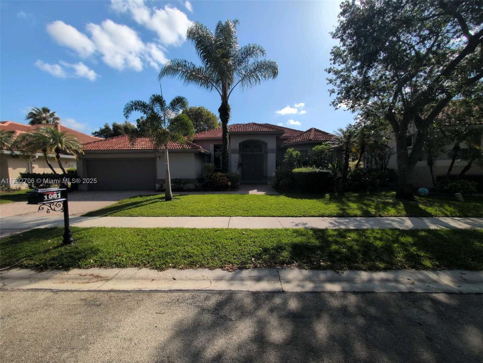 Property for Sale at 1081 Sw 156th Ave, Pembroke Pines, Miami-Dade County, Florida - Bedrooms: 5 
Bathrooms: 3  - $978,000