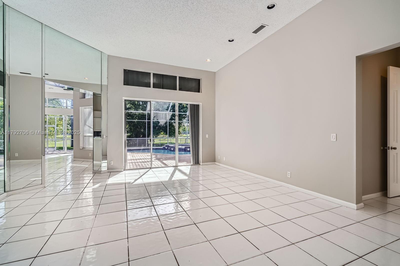 1081 SW 156th Ave
