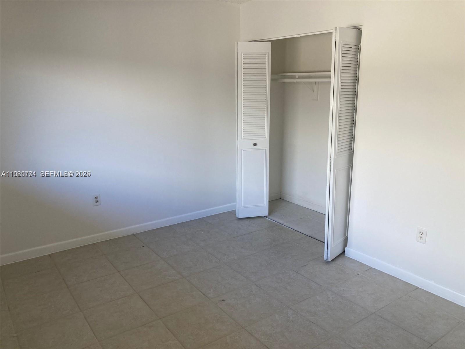 HORIZONS WEST CONDO #2 - Residential