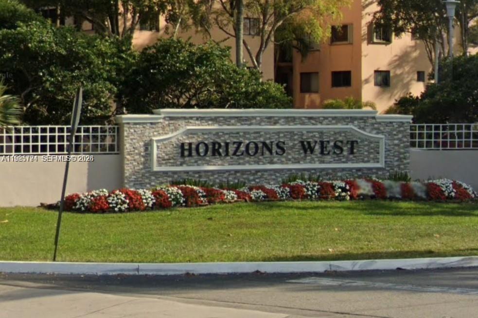 HORIZONS WEST CONDO #2 - Residential