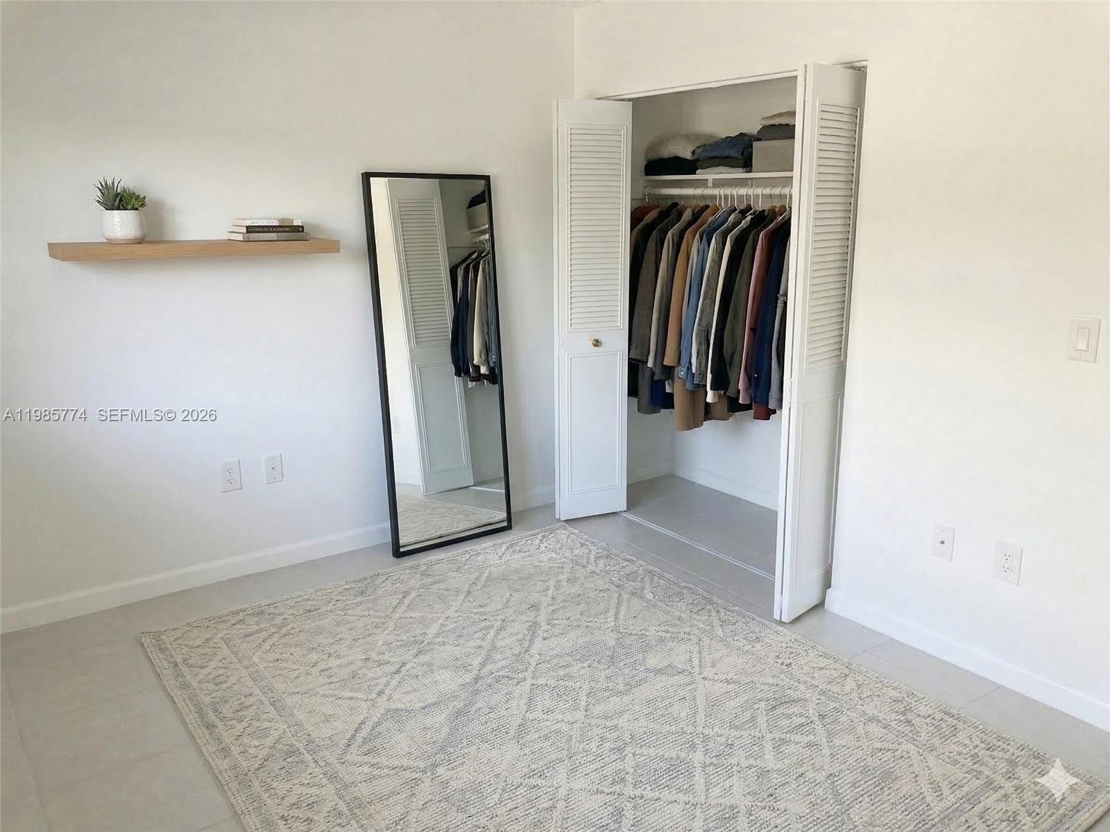 HORIZONS WEST CONDO #2 - Residential