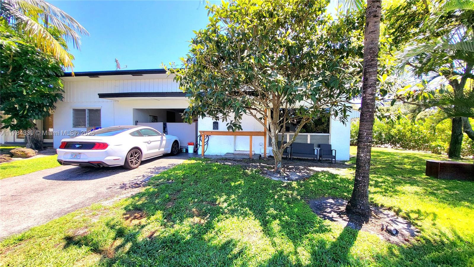 Rental Property at 1800 Ne 2nd St 1-2, Pompano Beach, Broward County, Florida - Bedrooms: 1 
Bathrooms: 1  - $1,750 MO.