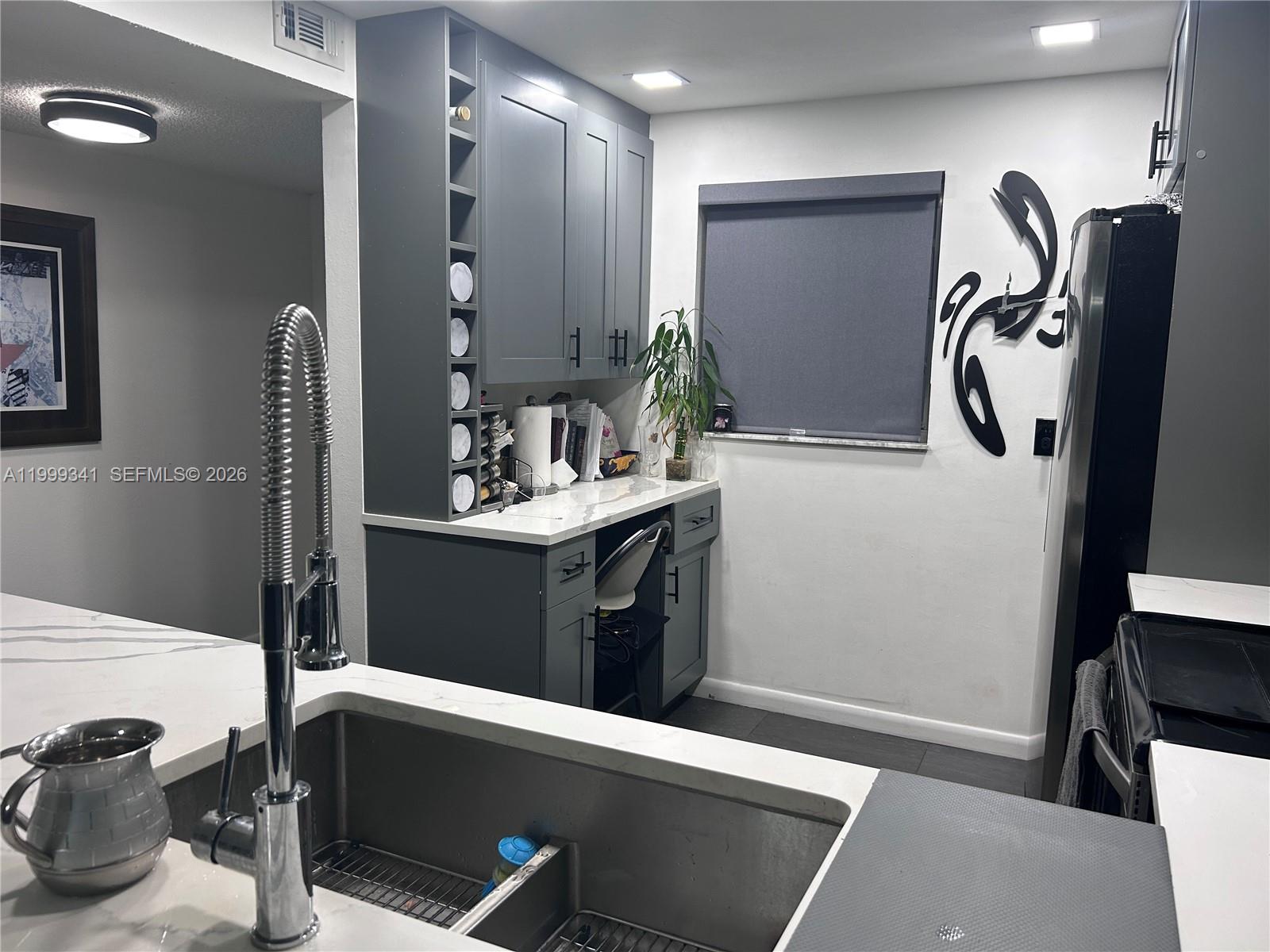 SUNRISE ISLAND CONDOMINIU - Residential