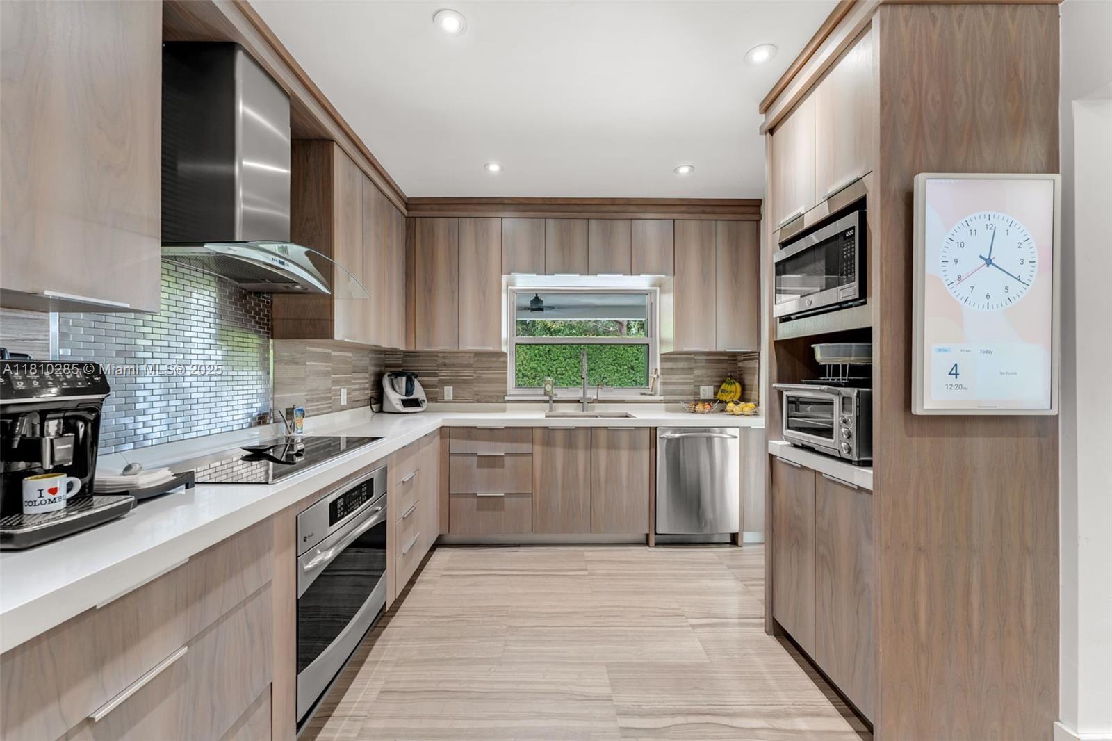 BAY HEIGHTS - Residential