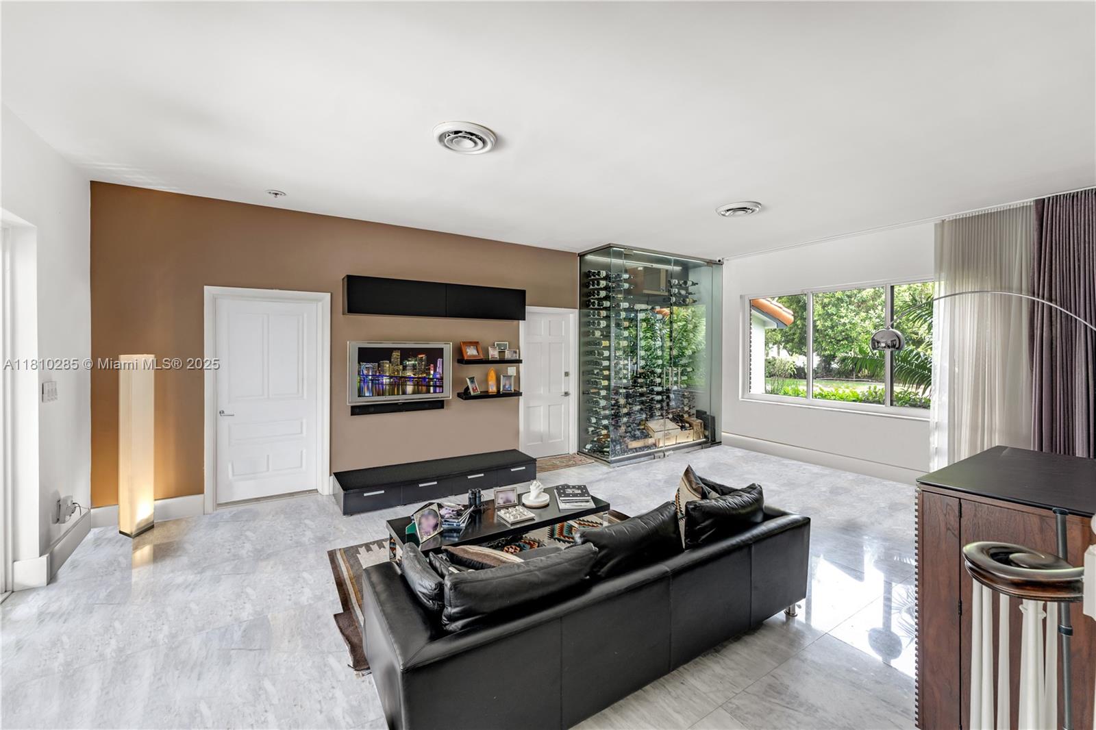 259 E Shore Dr E