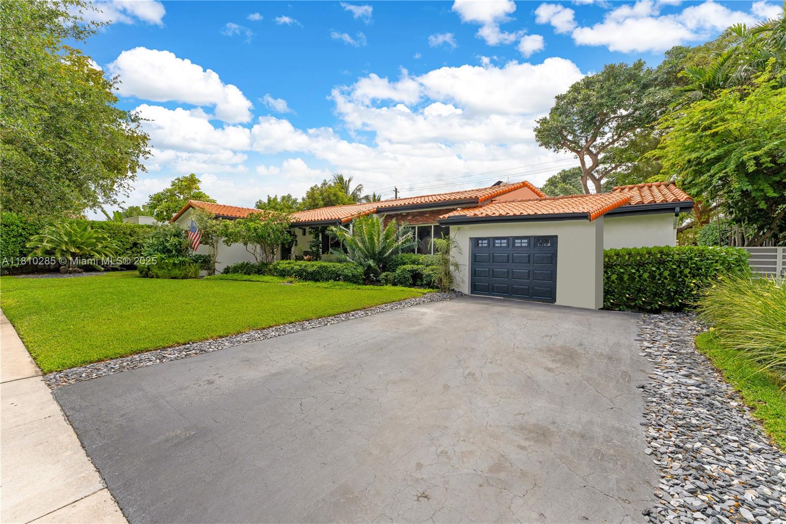 BAY HEIGHTS - Residential
