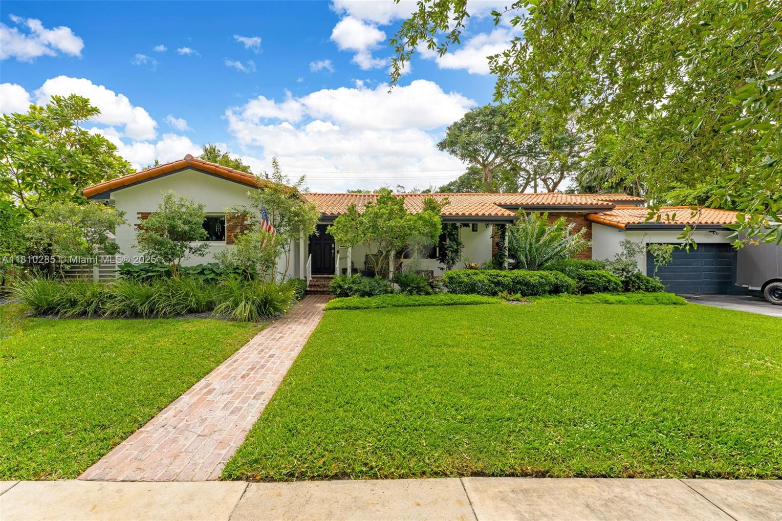 BAY HEIGHTS - Residential
