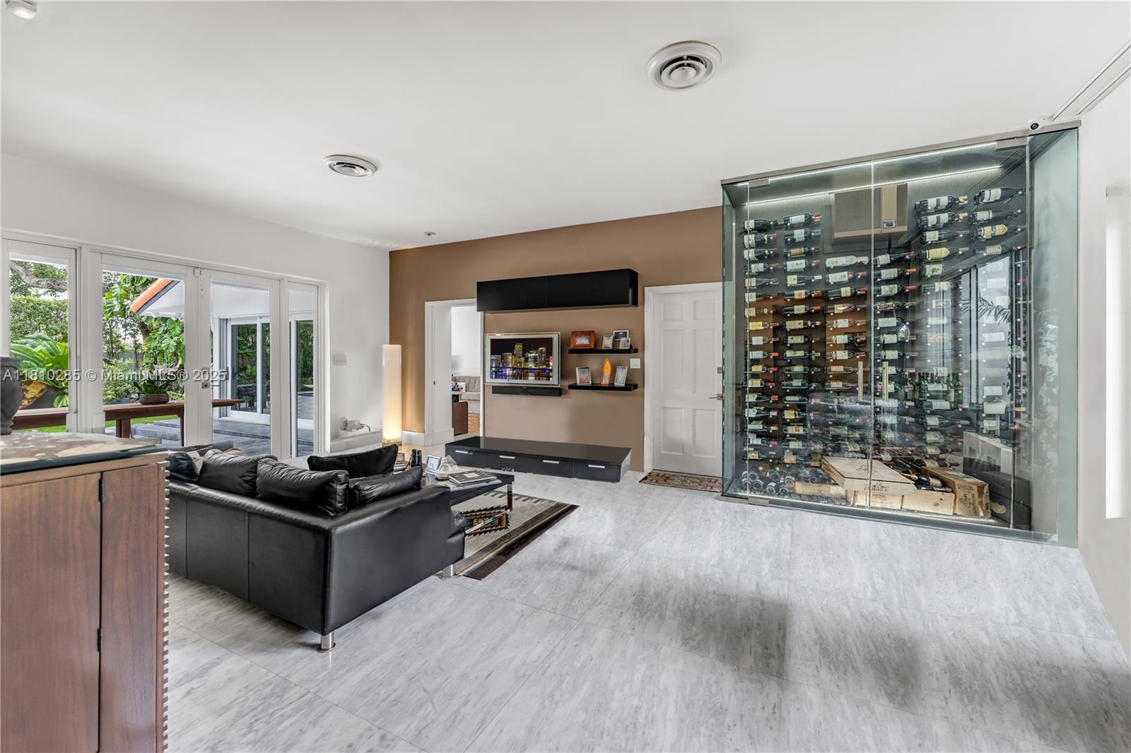 259 E Shore Dr E