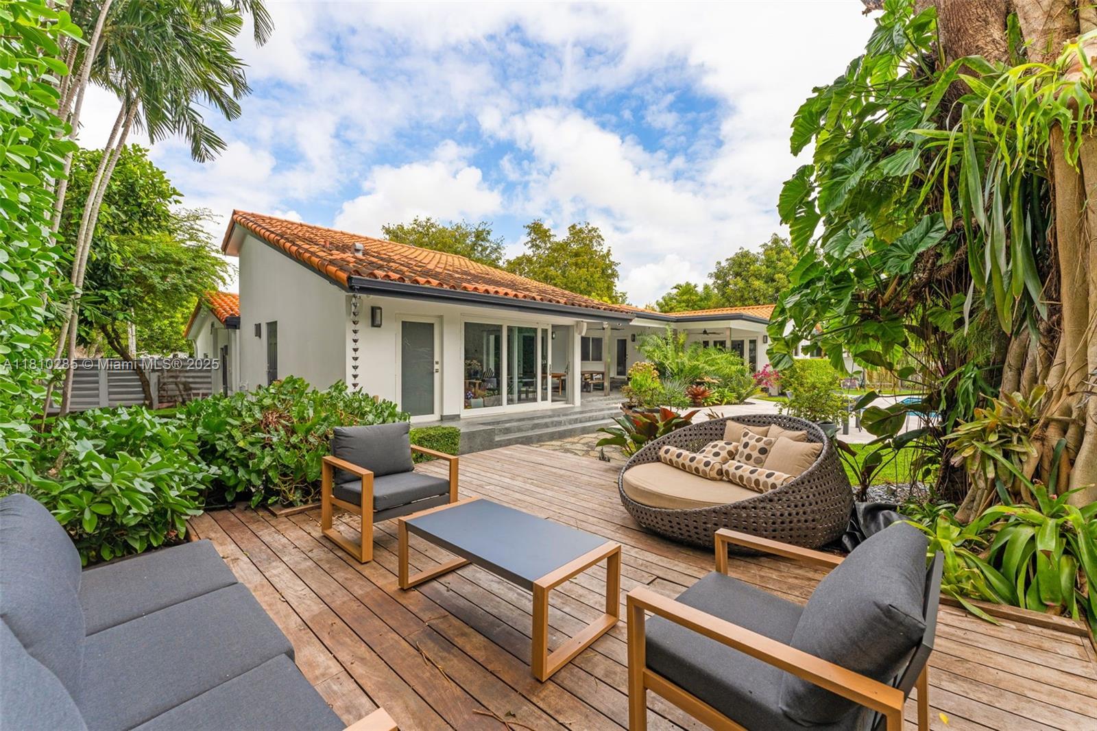 BAY HEIGHTS - Residential