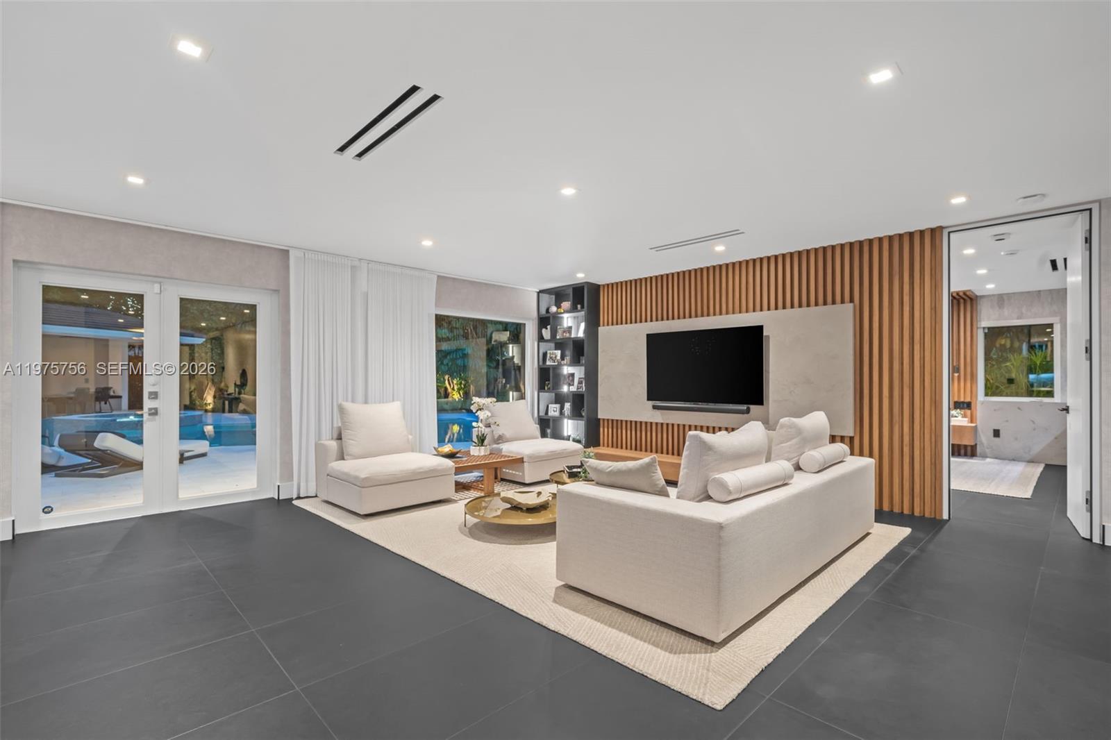 BAY POINT - Residential Lease