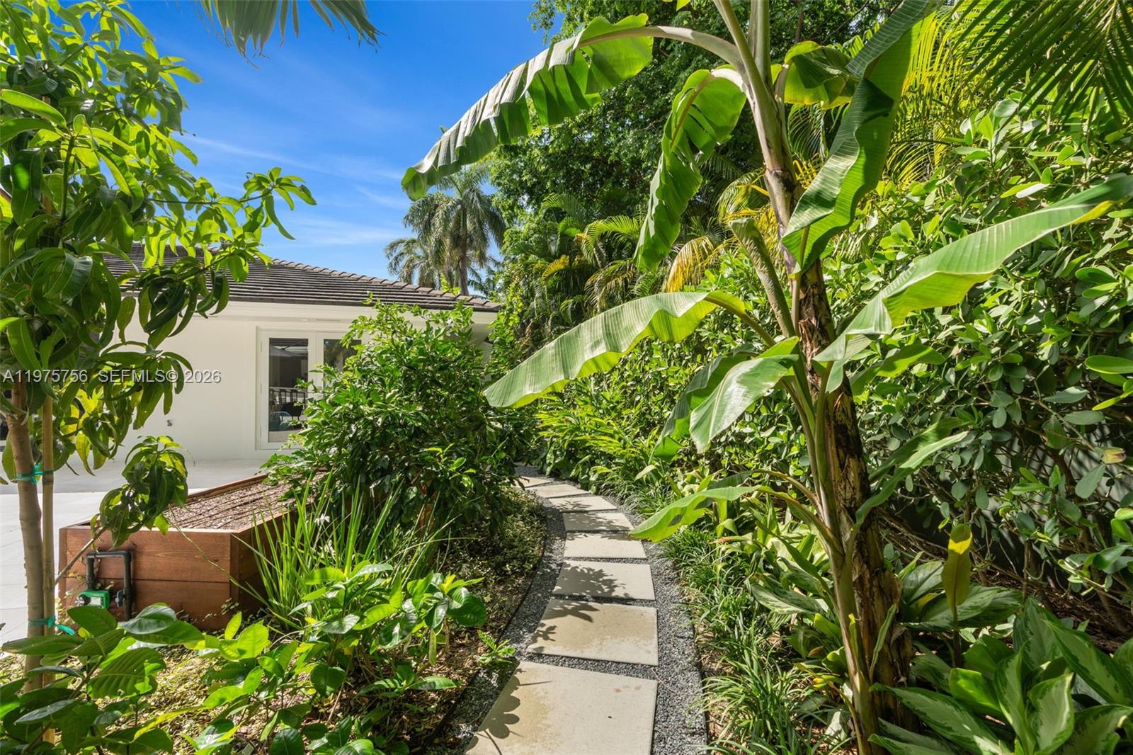 BAY POINT - Residential Lease