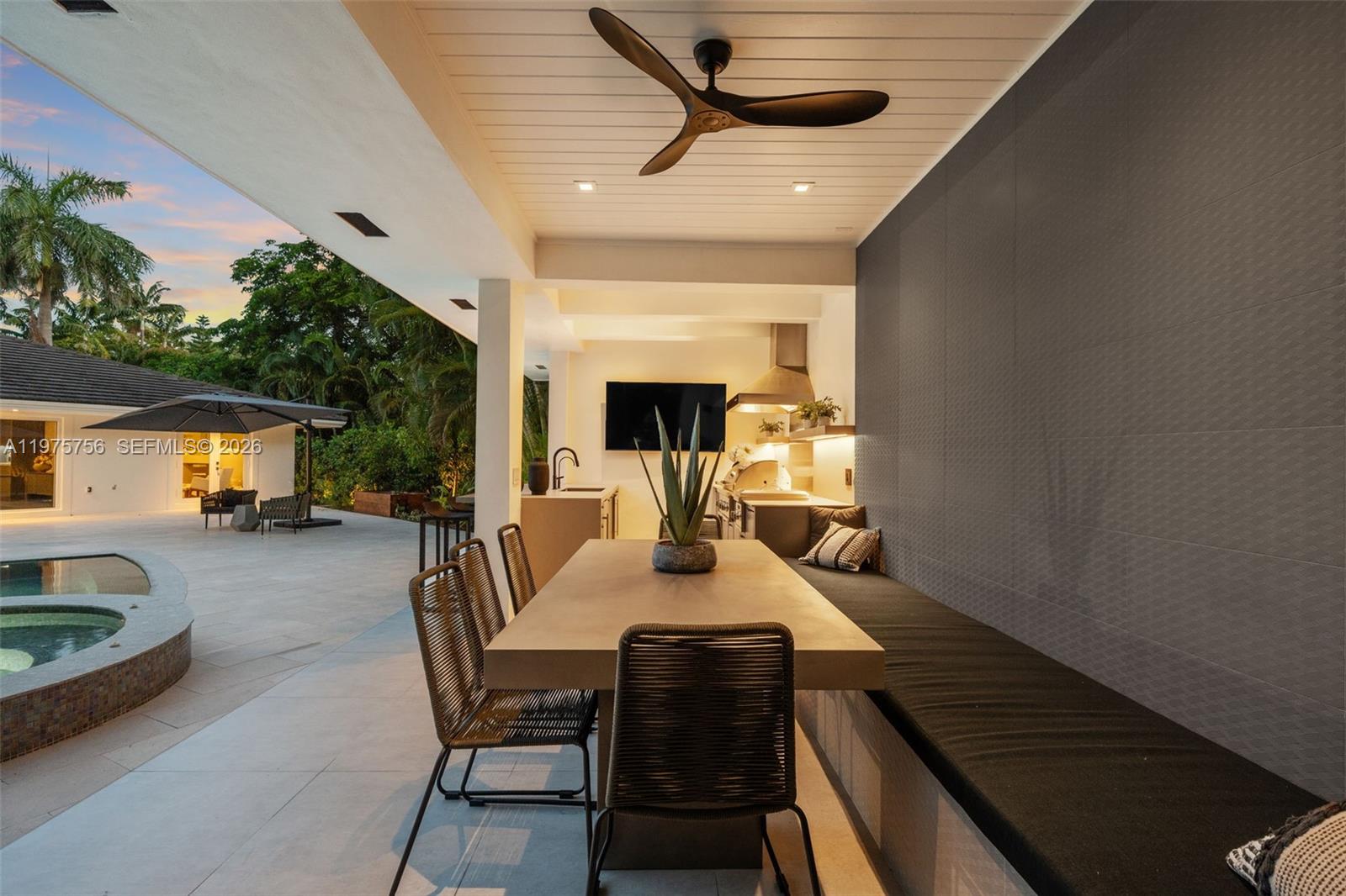BAY POINT - Residential Lease