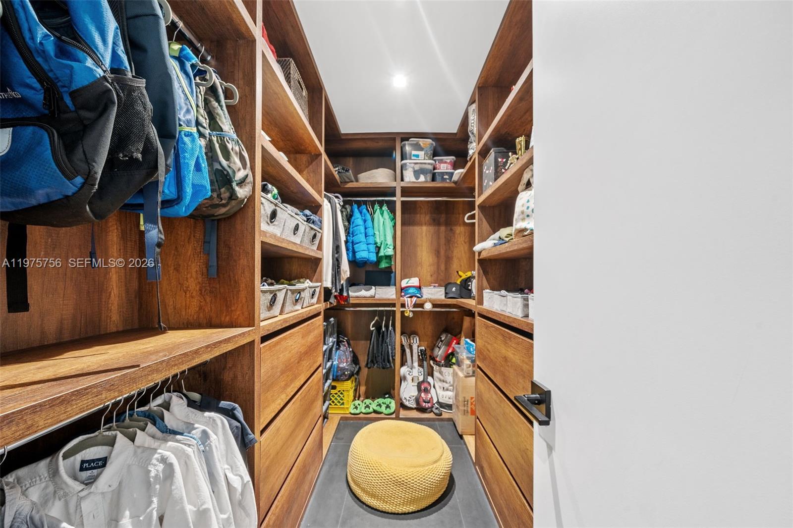 BAY POINT - Residential Lease
