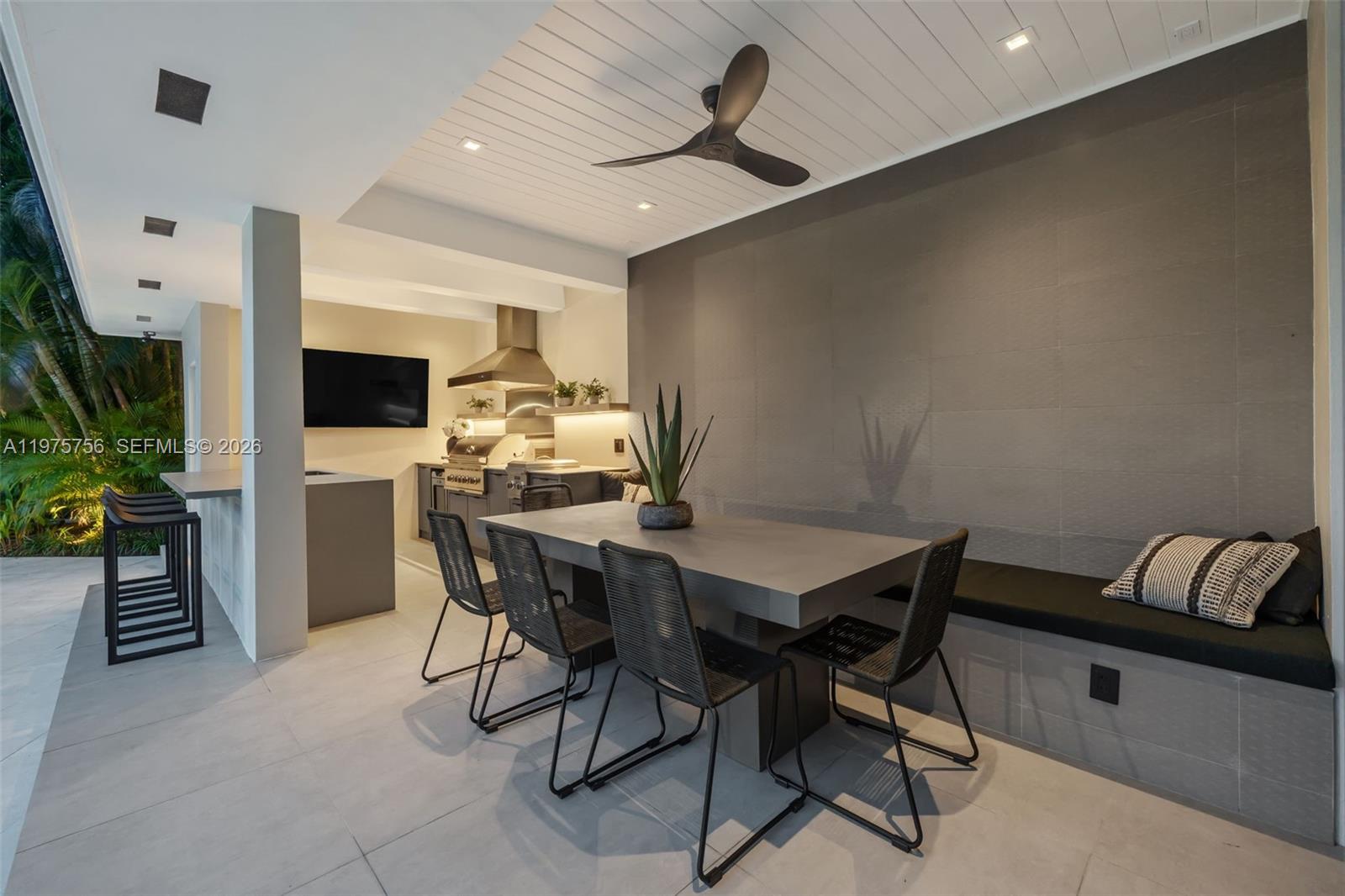 BAY POINT - Residential Lease