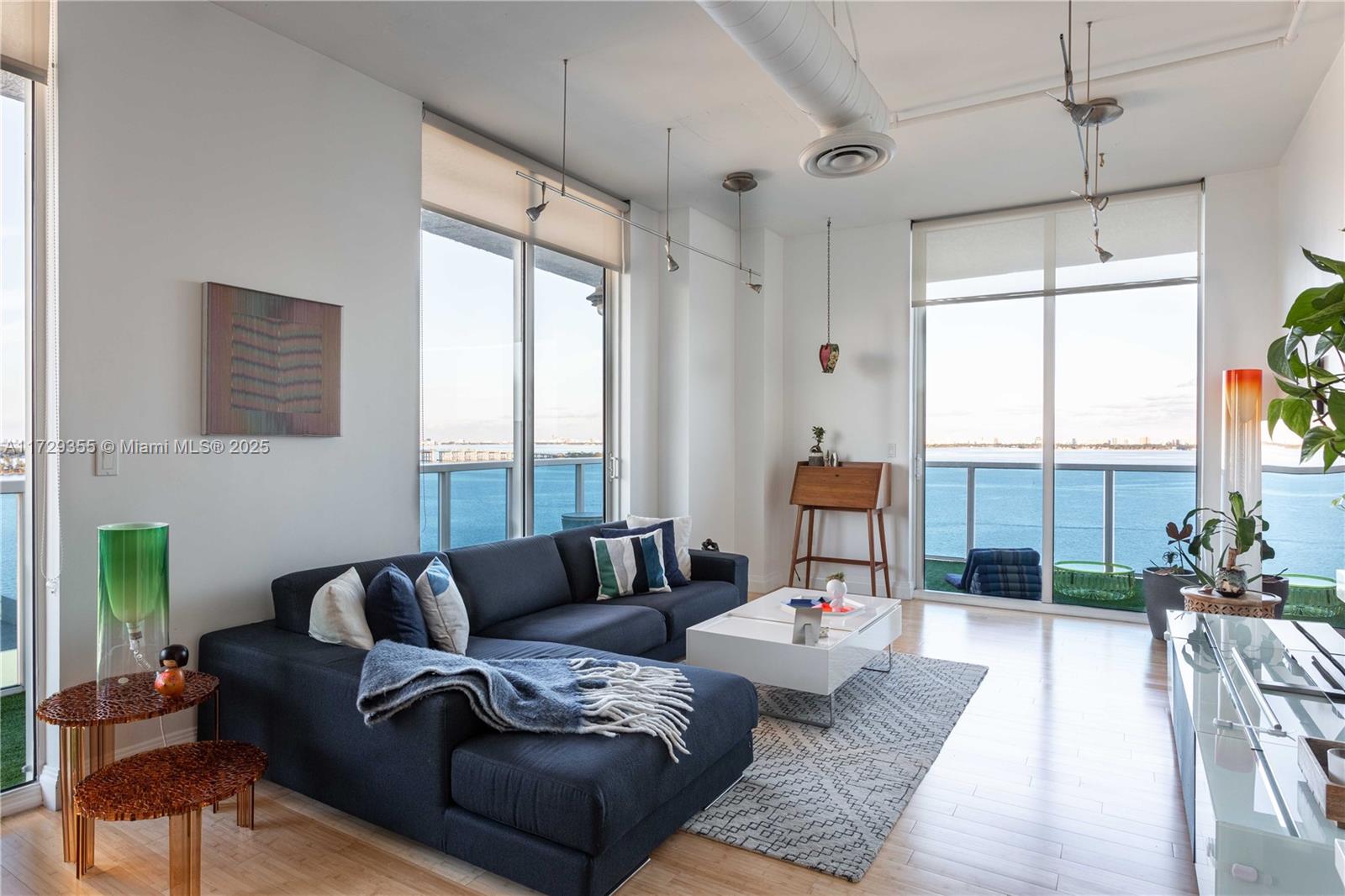 STAR LOFTS ON THE BAY CON - Residential
