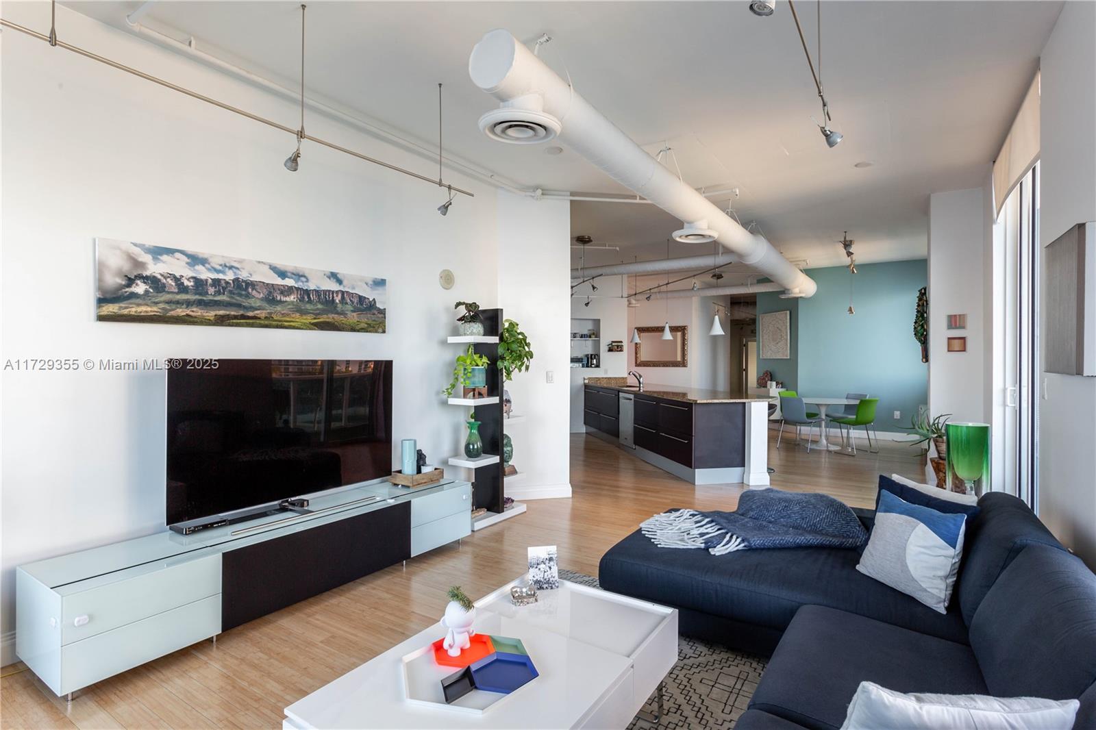 STAR LOFTS ON THE BAY CON - Residential