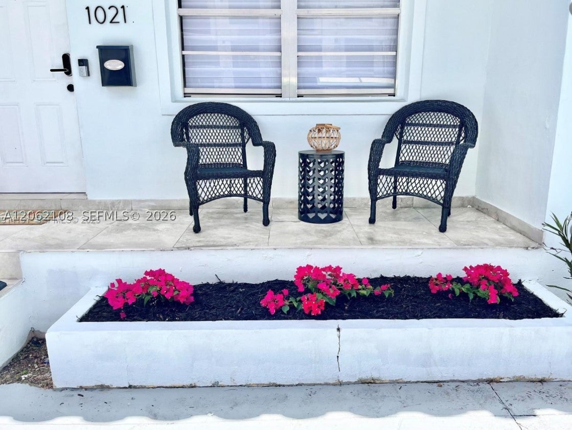 1021 NW 37th Ave
