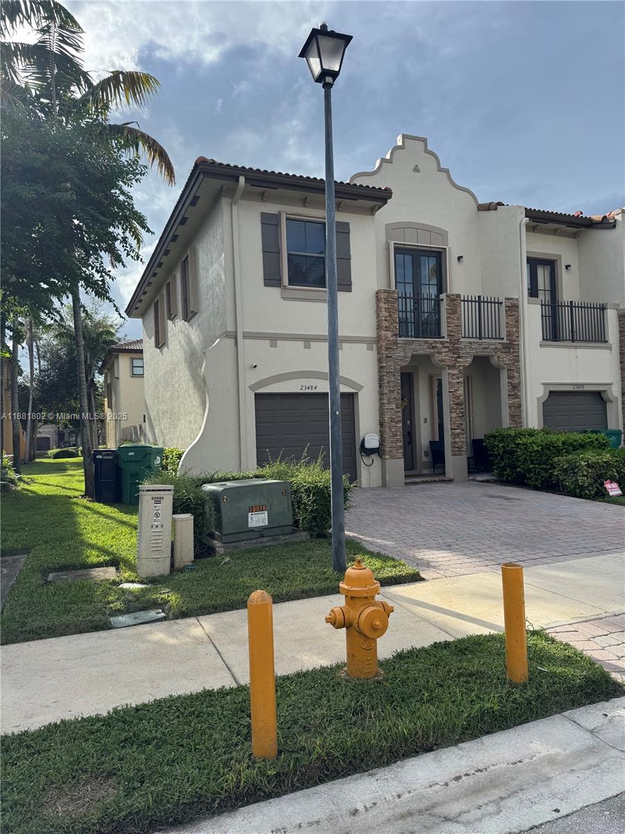MOVE IN READY immaculate 3 bed/2.5 bath corner townhouse in "Silver Palms" community. Property features more than 1600 sq ft in living area, large kitchen/family room area ideal for entertaining and family life, all fully tiled downstairs & carpeted on 2nd floor. Spacious master suite with walk-in closet and a spacious bathroom with separate tub & shower. One car garage with organizers for storage and patio for small gatherings. Two parking spaces in front of unit and ample visitor parking. Accordion storm shutters. Great community with family resort style amenities, established schools, near shopping centers and easy access to expressway. Low HOA fees.