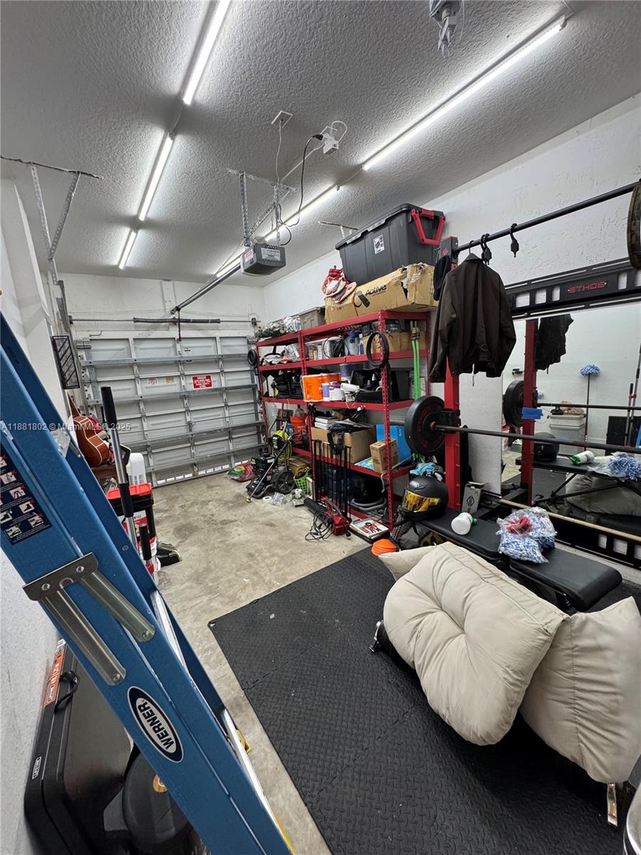 SILVER PALM EAST SEC THRE - Residential