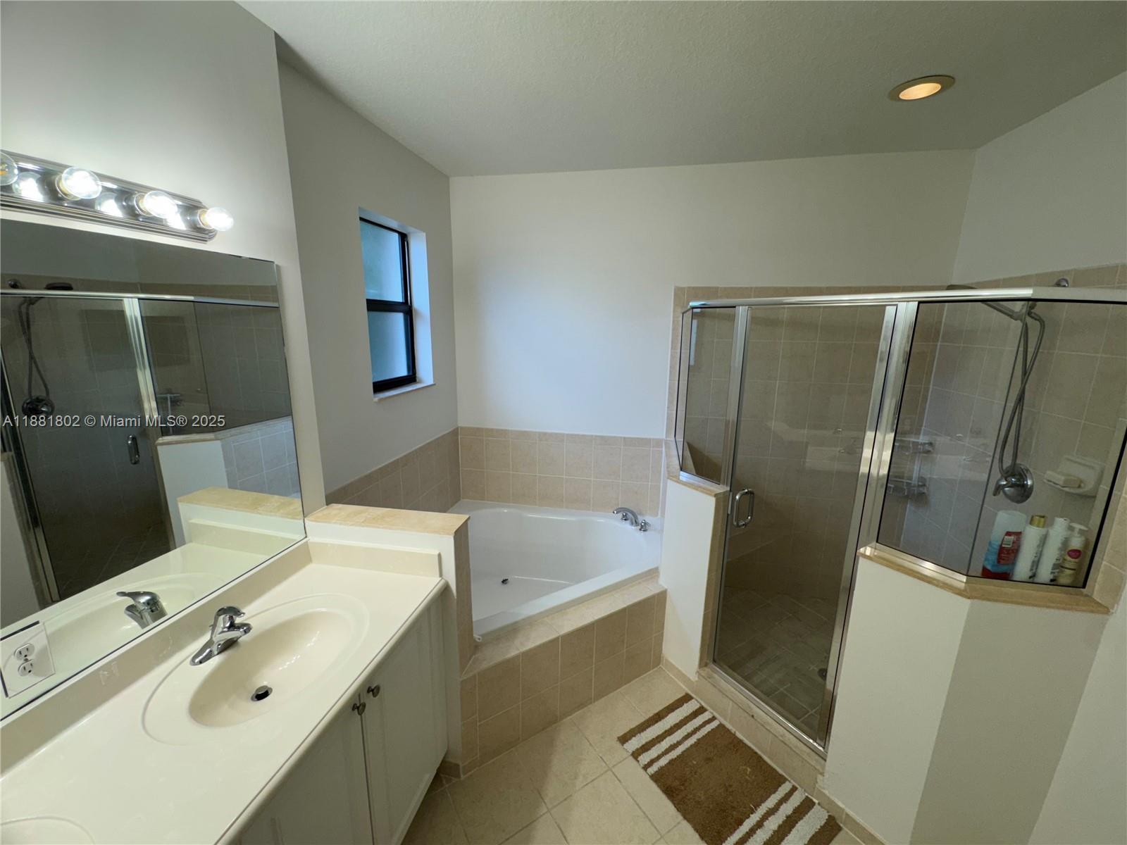 SILVER PALM EAST SEC THRE - Residential