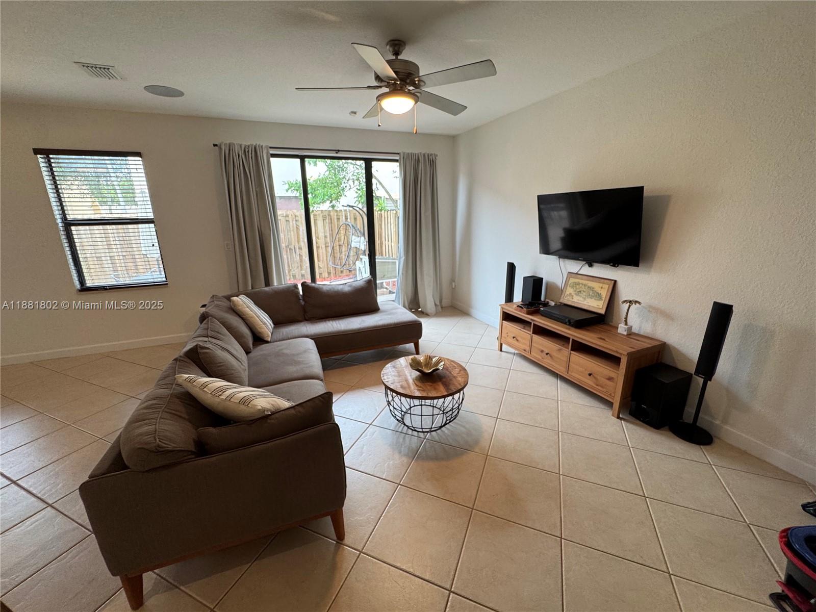 SILVER PALM EAST SEC THRE - Residential