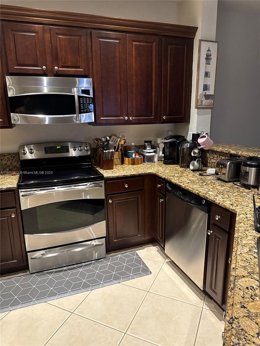 SILVER PALM EAST SEC THRE - Residential