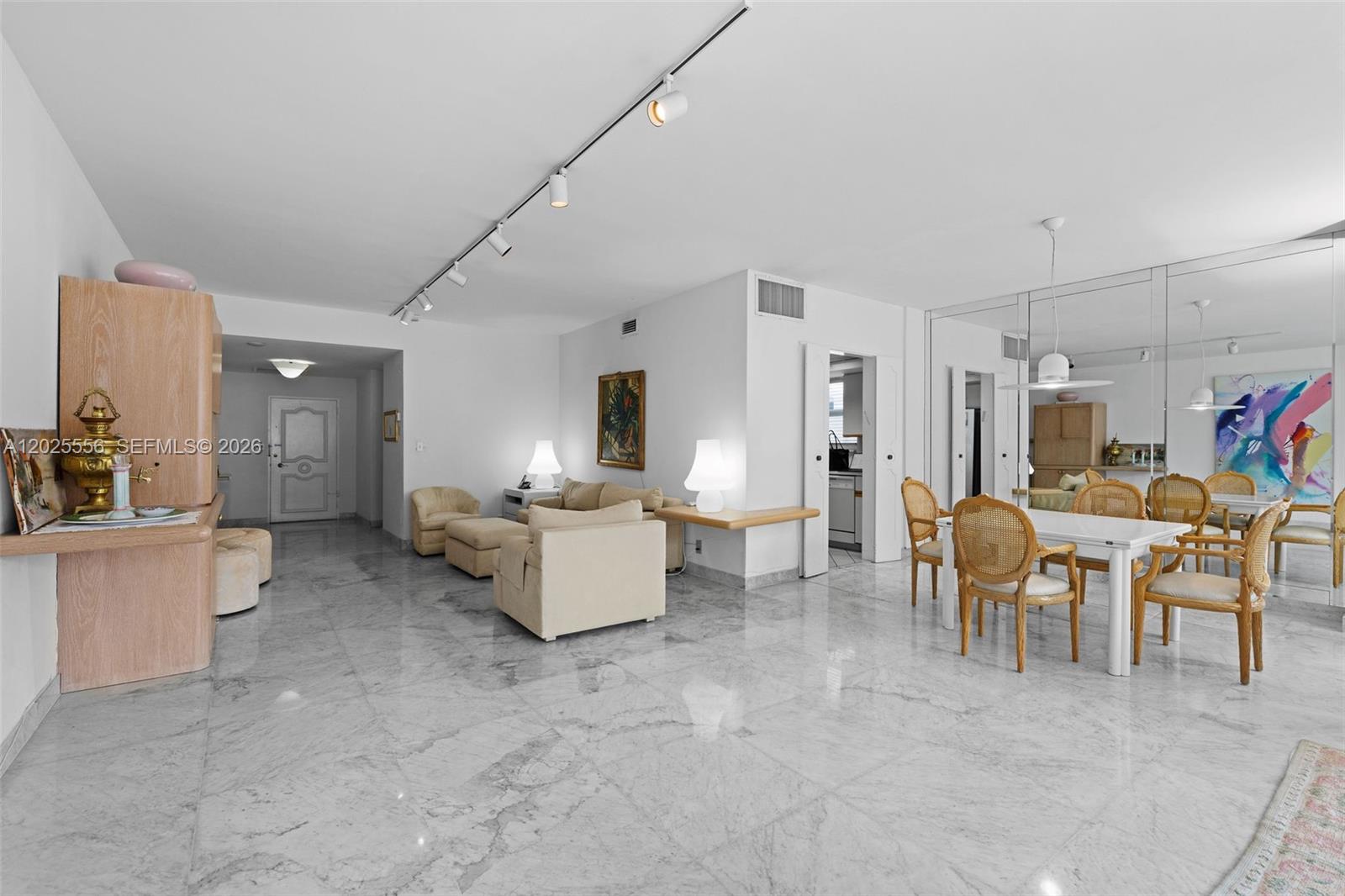 4925 Collins Ave 1A