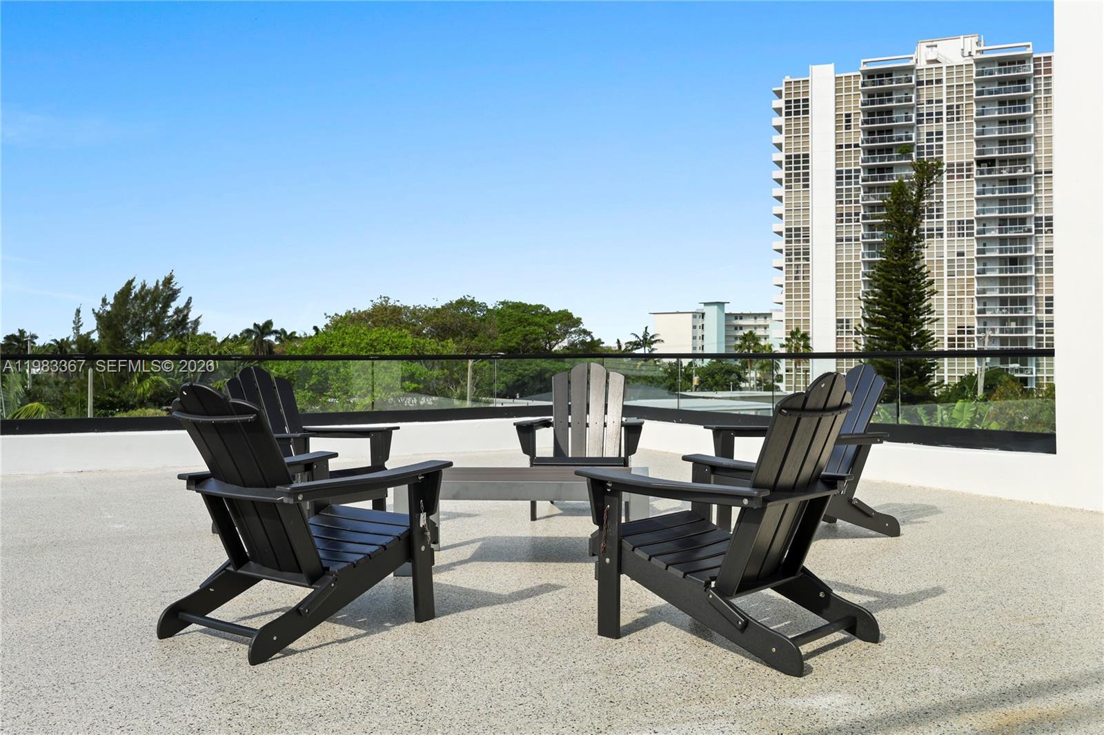 LAUDERDALE BEACH - Residential