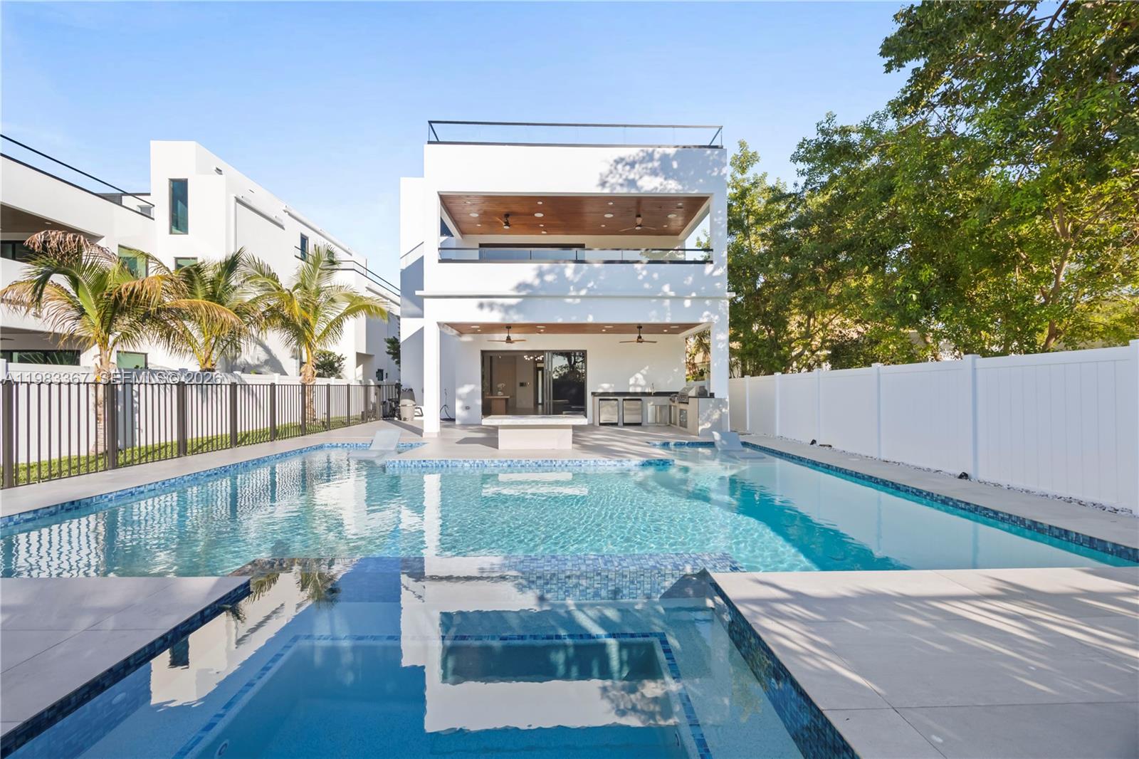 LAUDERDALE BEACH - Residential