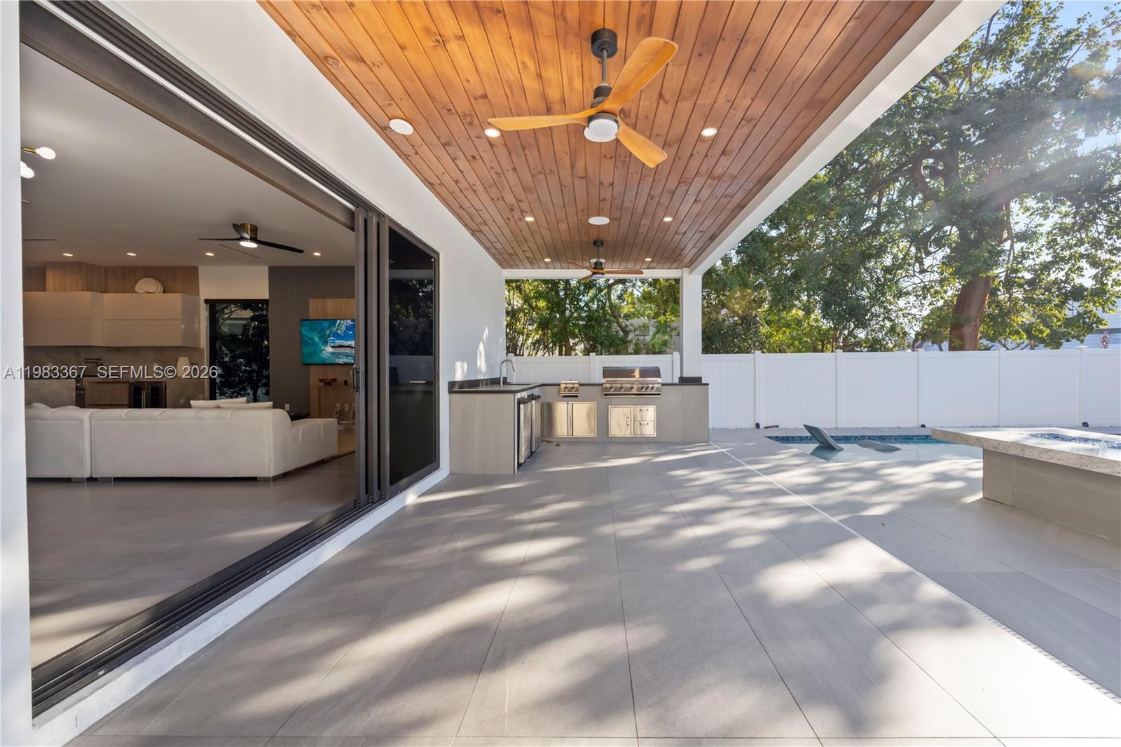 LAUDERDALE BEACH - Residential