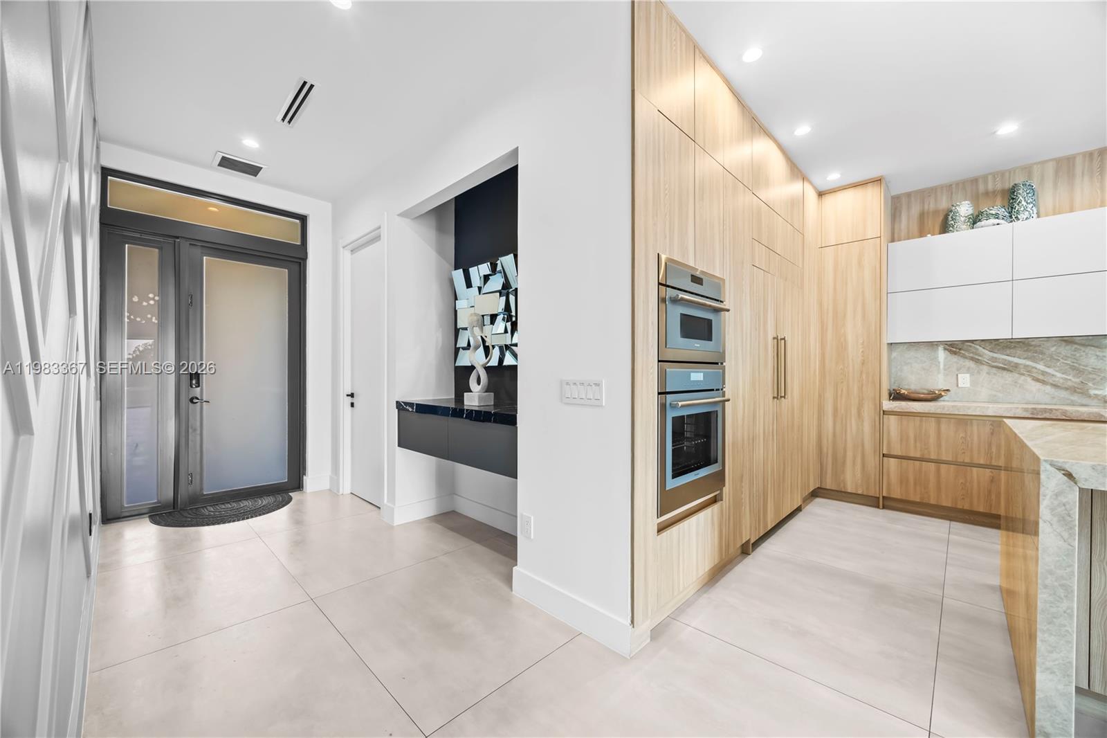 LAUDERDALE BEACH - Residential