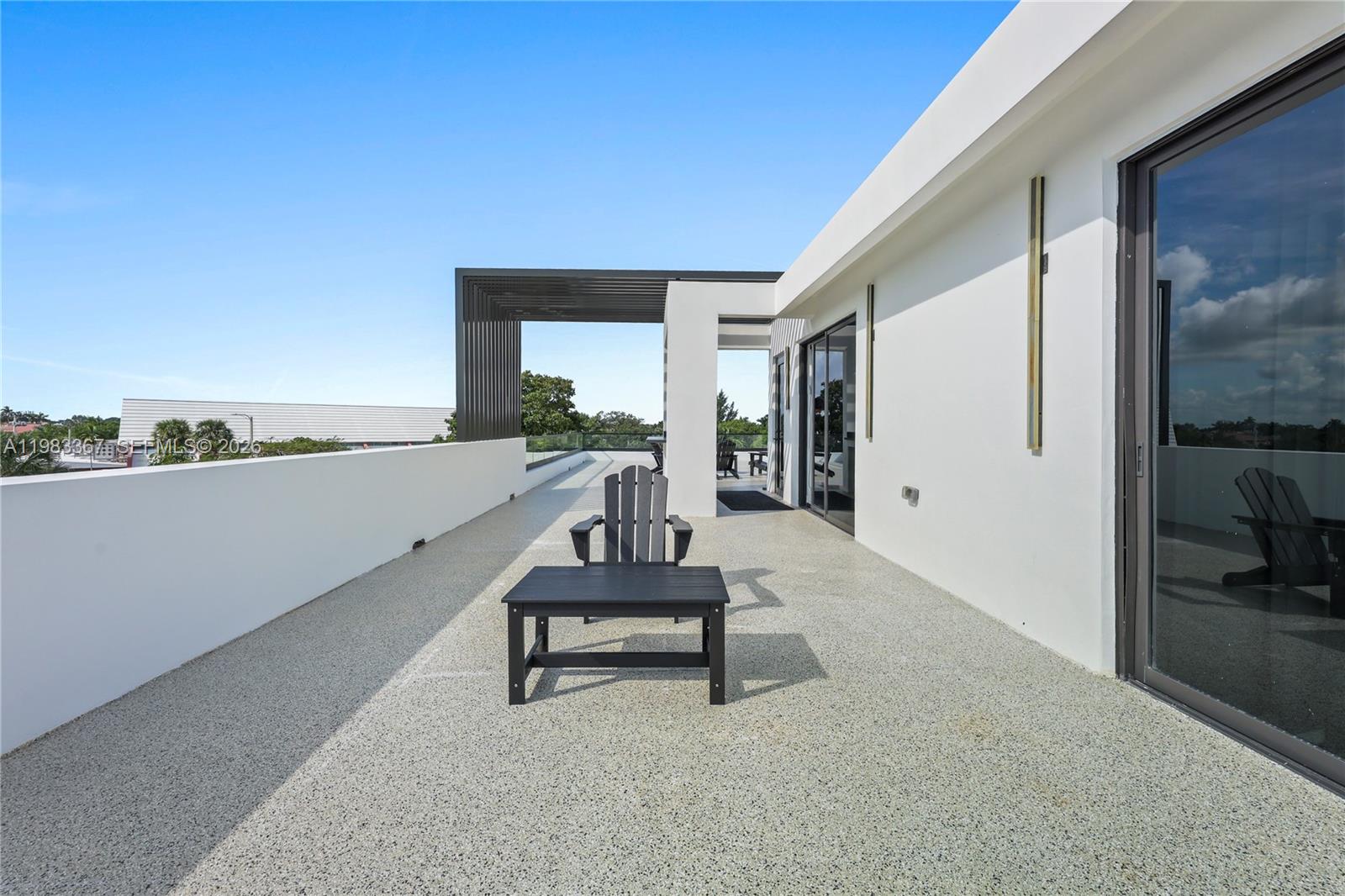 LAUDERDALE BEACH - Residential