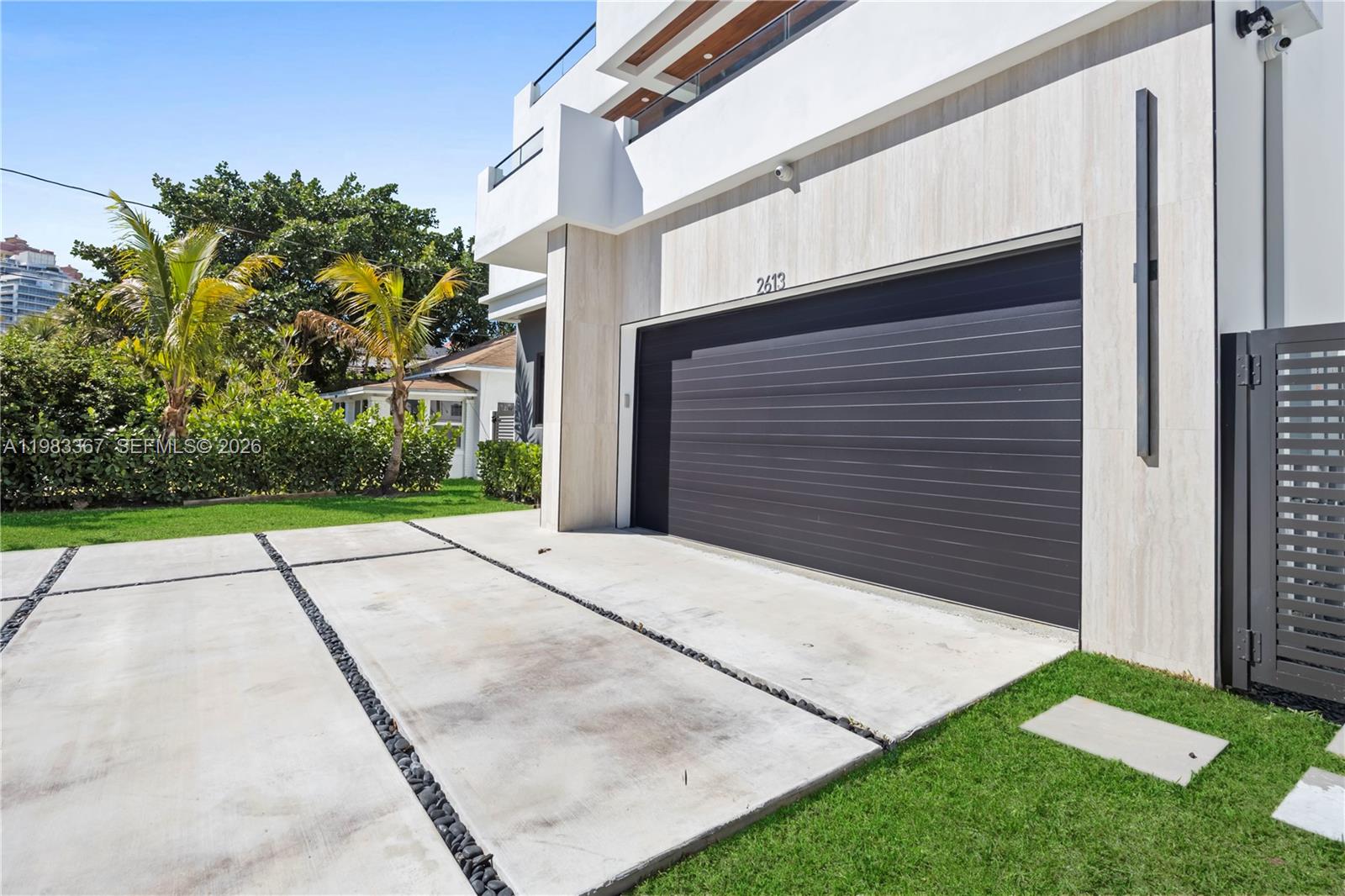 LAUDERDALE BEACH - Residential