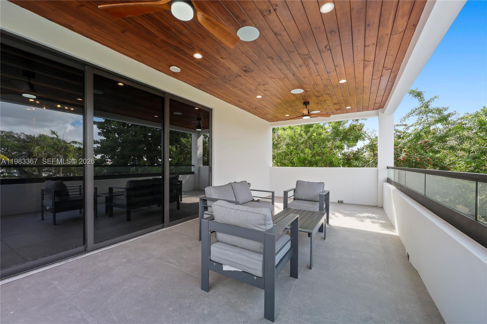 LAUDERDALE BEACH - Residential