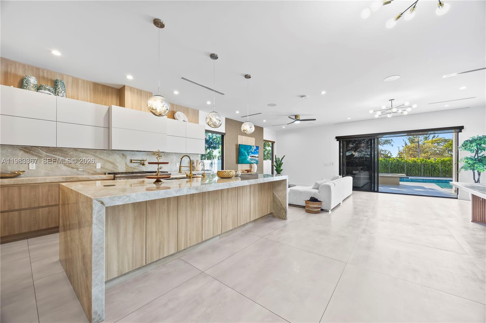 LAUDERDALE BEACH - Residential