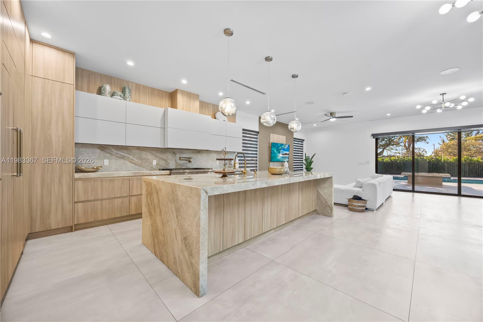 LAUDERDALE BEACH - Residential