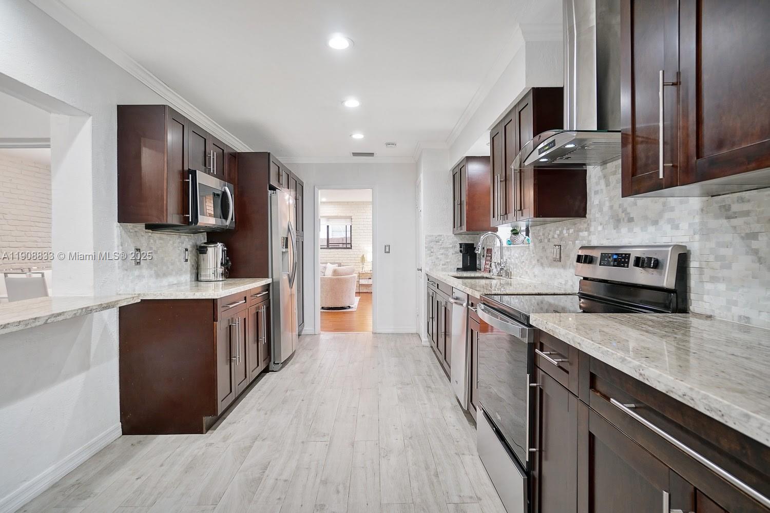 PICKWICK LAKE ESTATES SEC - Residential