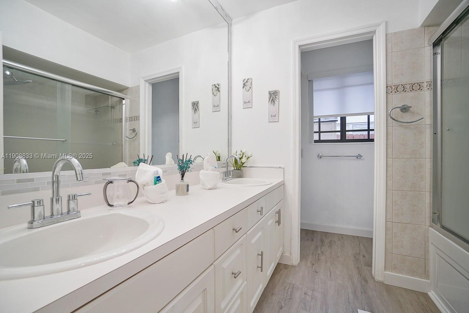 PICKWICK LAKE ESTATES SEC - Residential