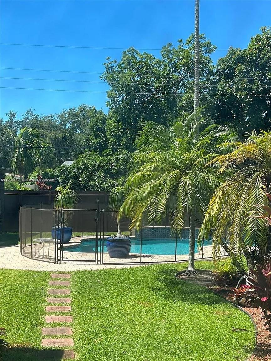 PICKWICK LAKE ESTATES SEC - Residential