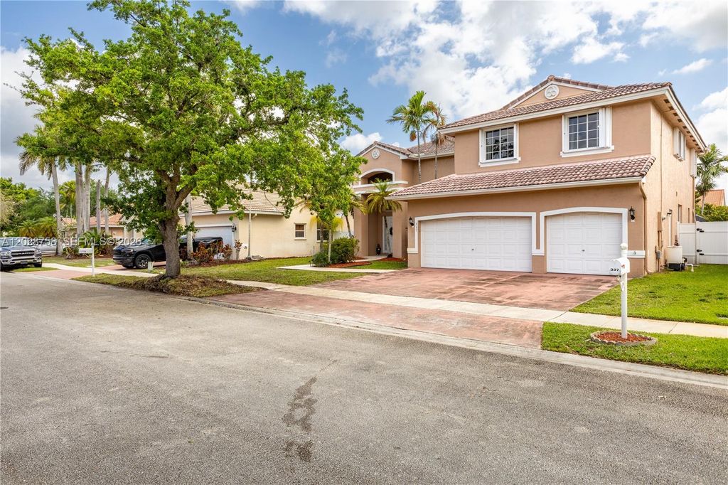 Photo of 337 SW 188th Terrace #0, Pembroke Pines, FL 33029 (MLS # A12028758)