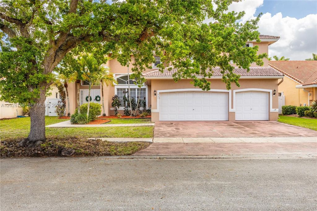 Photo of 337 SW 188th Terrace #0, Pembroke Pines, FL 33029 (MLS # A12028758)