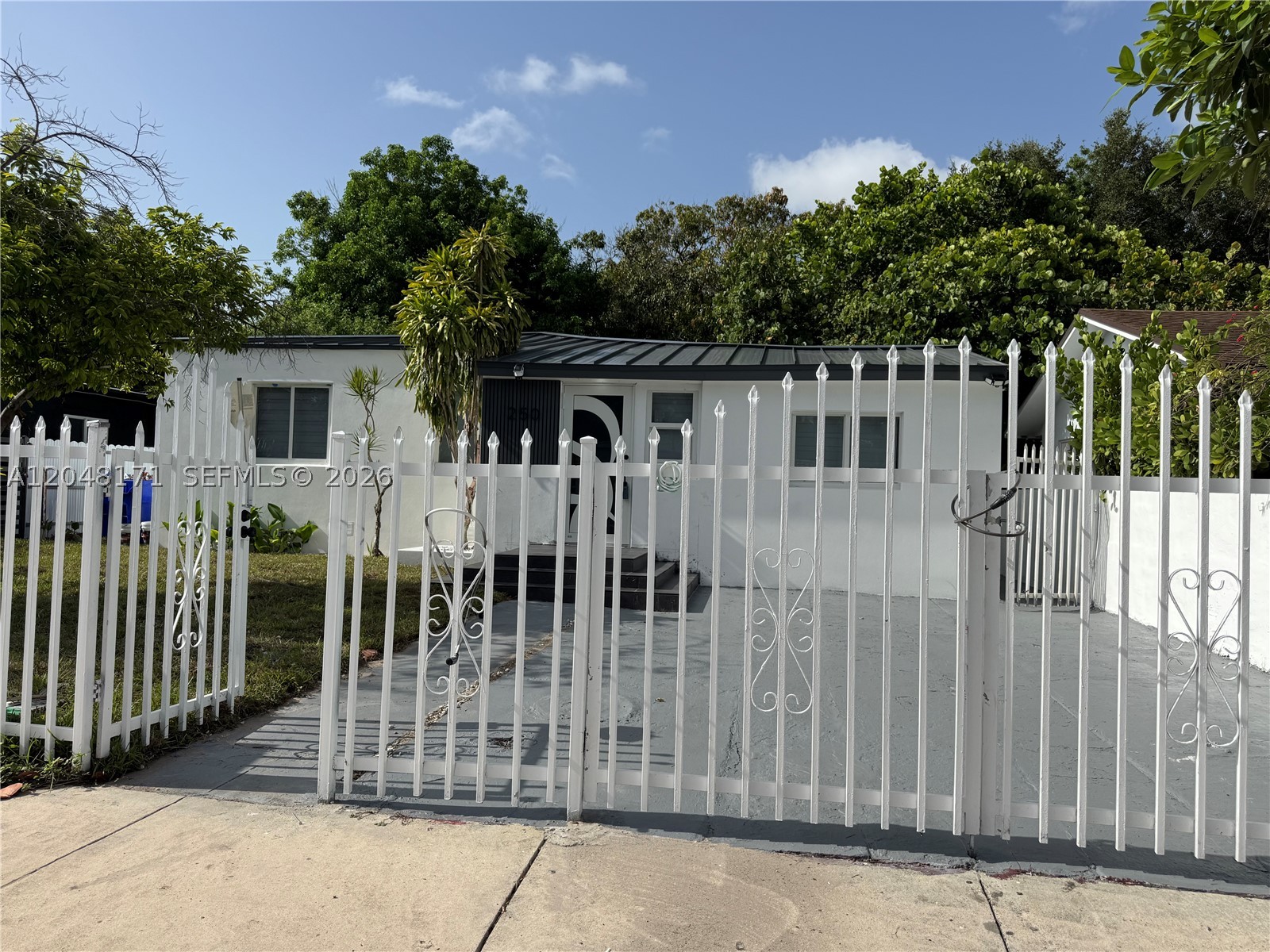 250 NW 45 ST