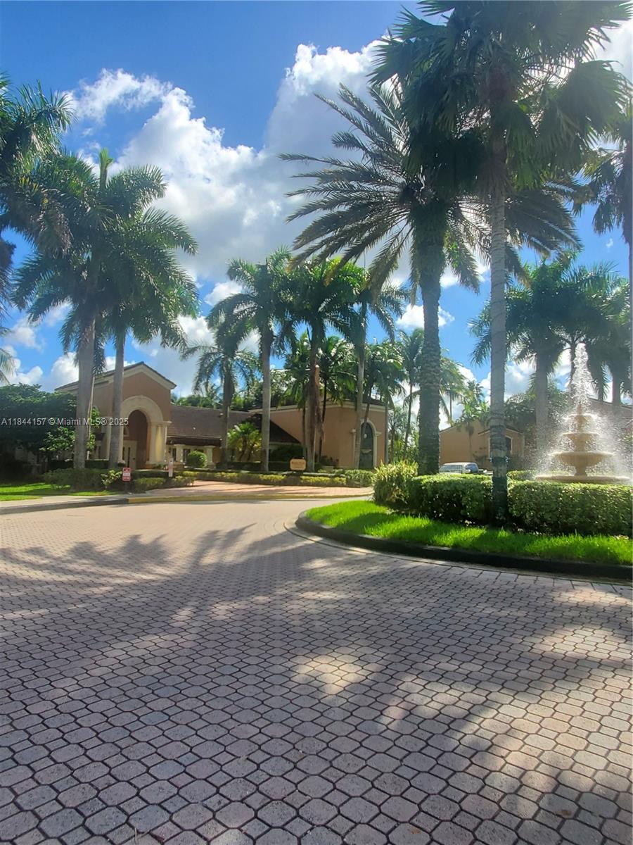 RIVIERA PALMS CONDO - Residential Lease