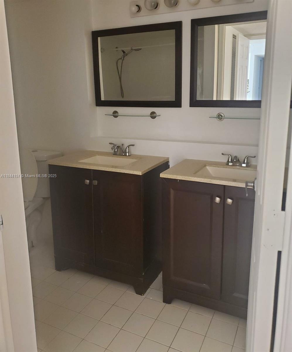 RIVIERA PALMS CONDO - Residential Lease