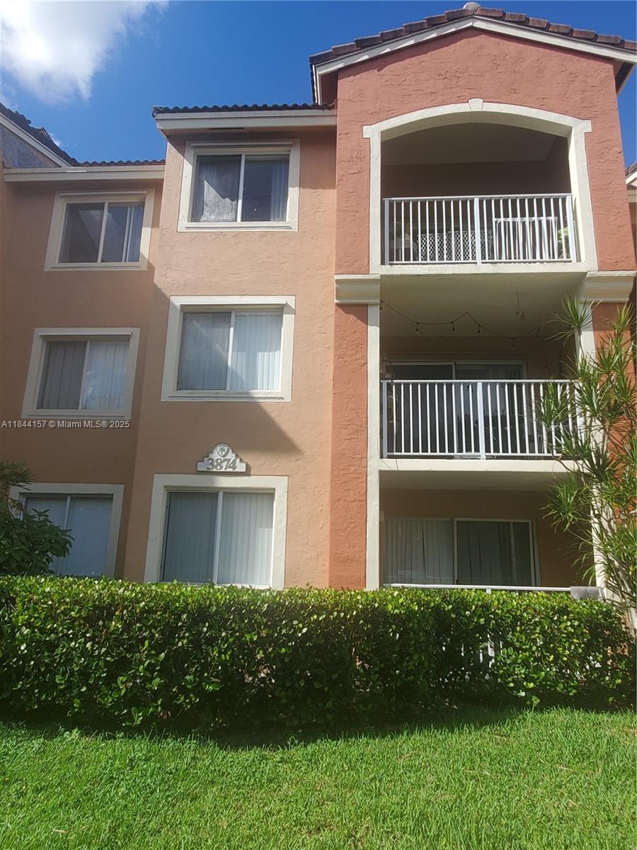 RIVIERA PALMS CONDO - Residential Lease