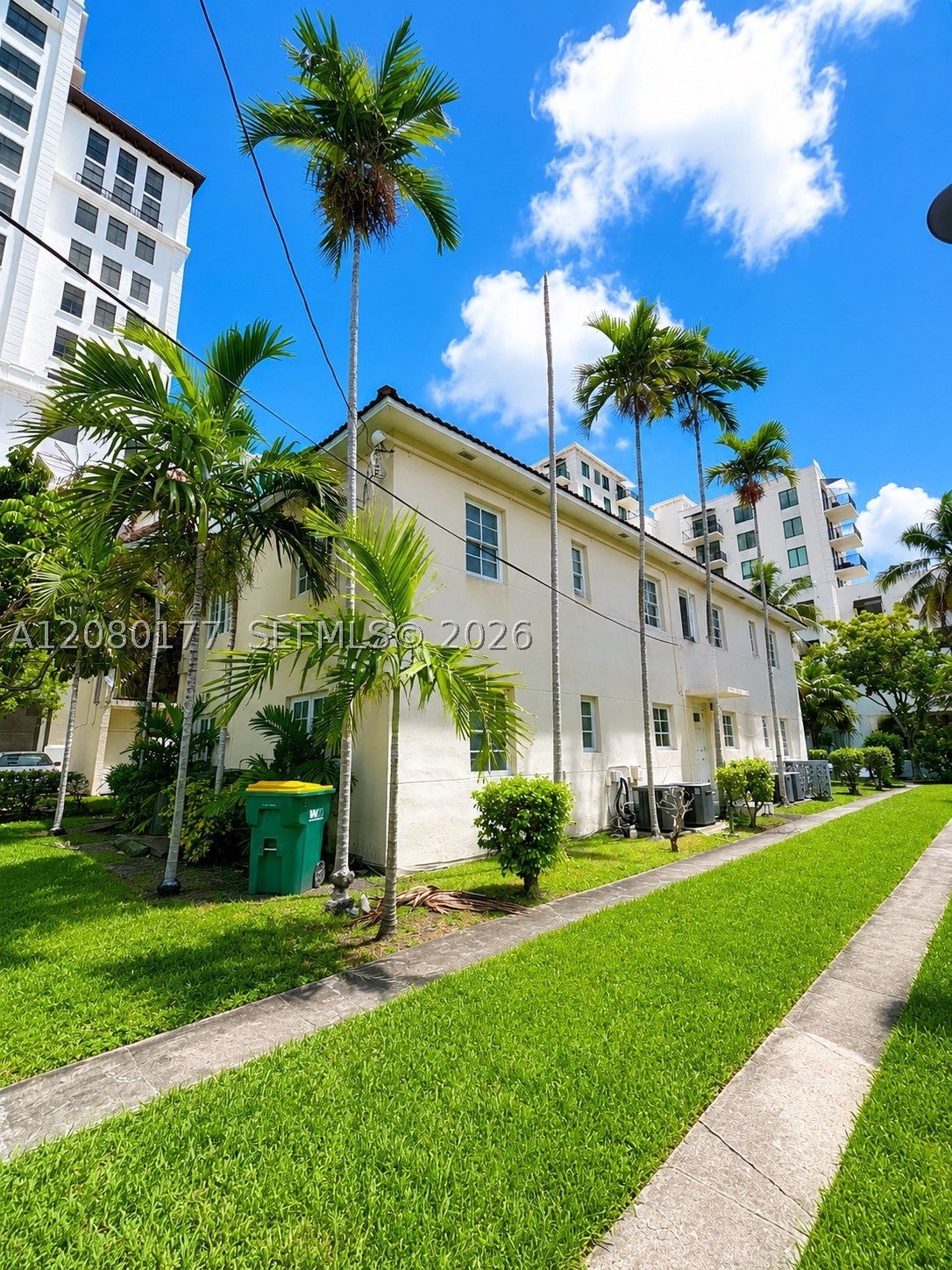 215 Sidonia Ave