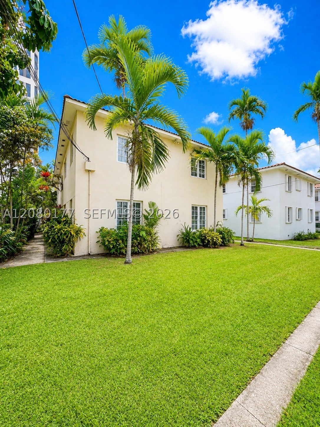 215 Sidonia Ave