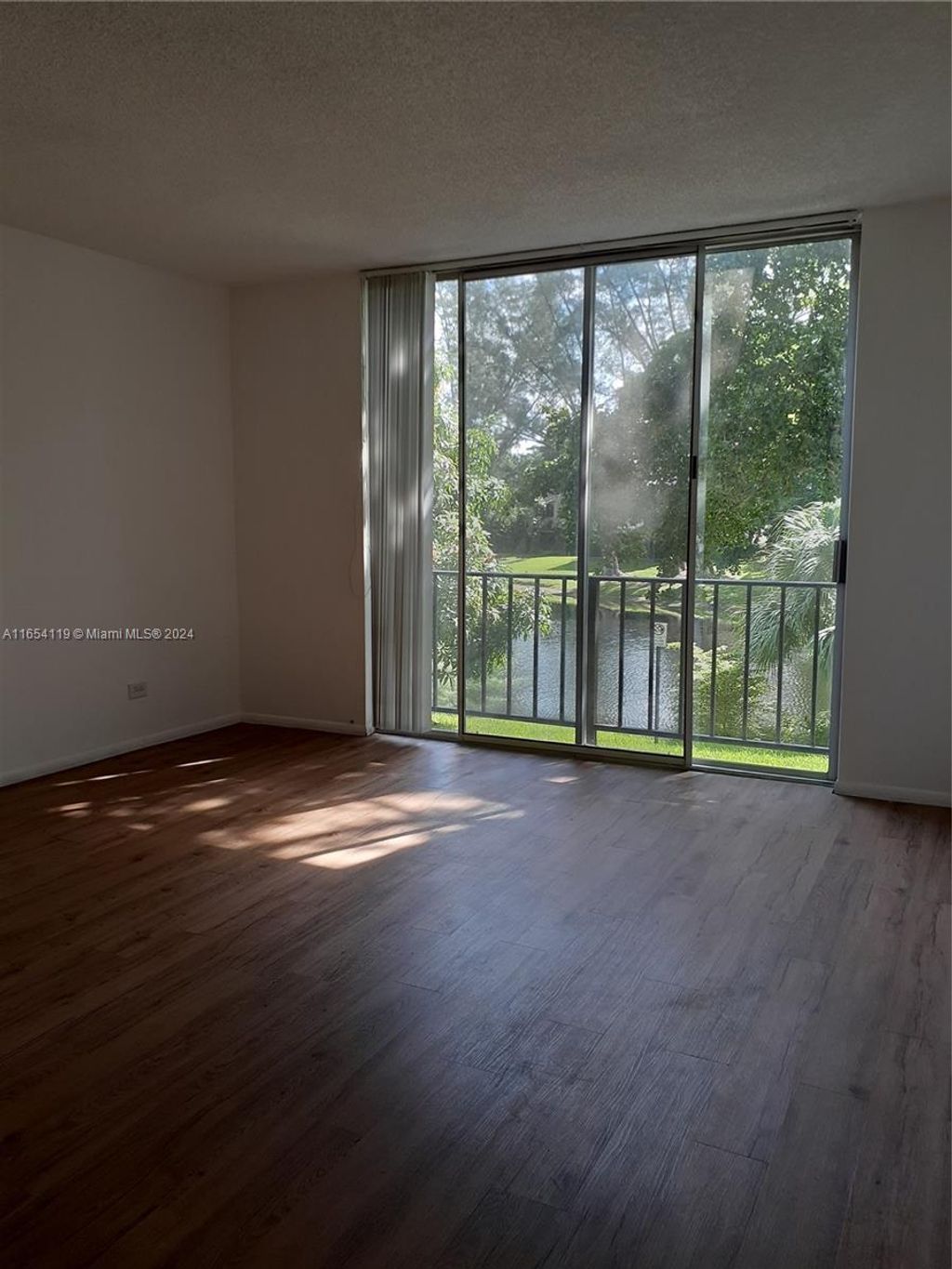 Photo of 3670 Inverrary Dr #2M, Lauderhill, FL 33319 (MLS # A11654119)