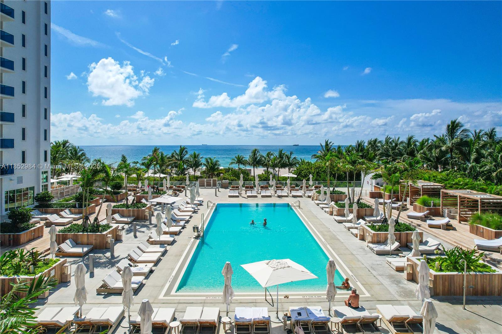 RONEY PALACE CONDO - Residential